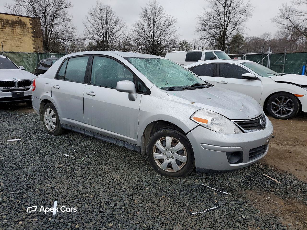 Nissan Versa 2011