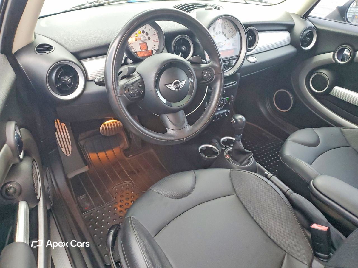 MINI Cooper 2011