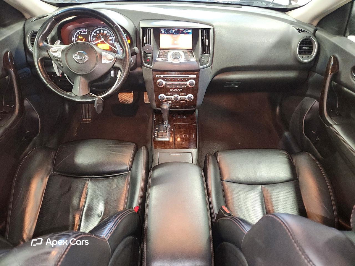 Nissan Maxima 2010