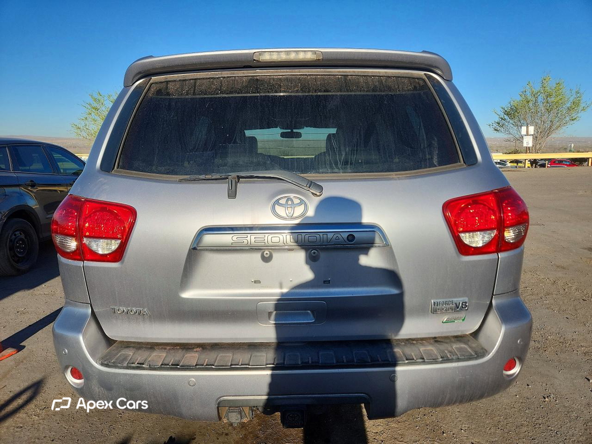Toyota Sequoia 2010