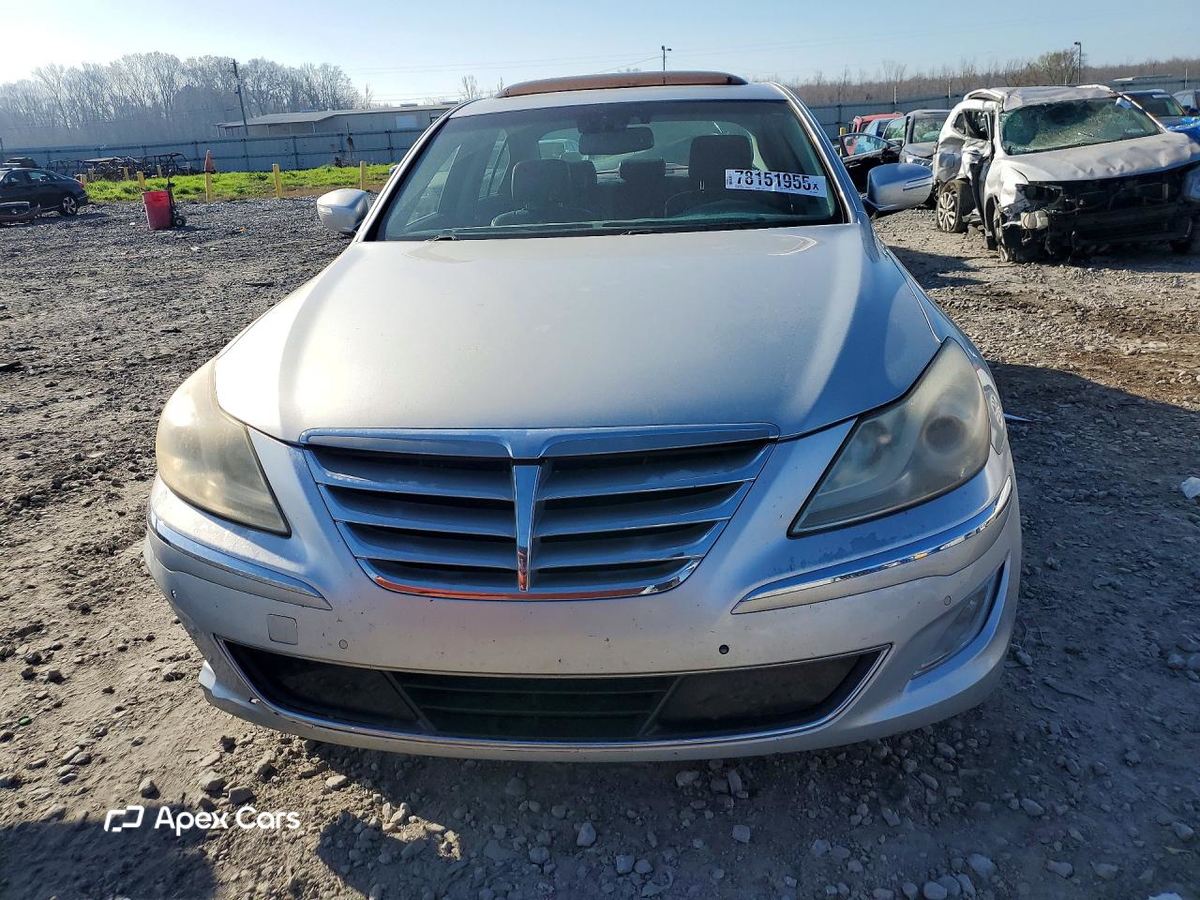 Hyundai Genesis 2013