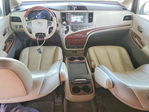 Toyota Sienna 2011