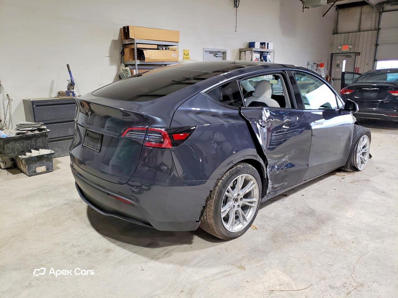 Tesla Model Y 2024