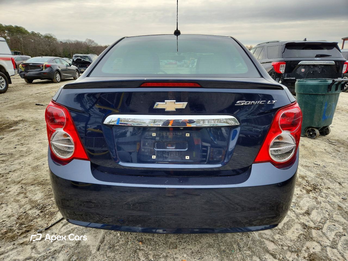 Chevrolet Sonic 2015