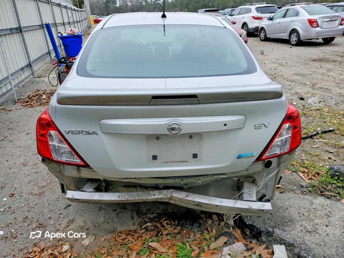 Nissan Versa 2016