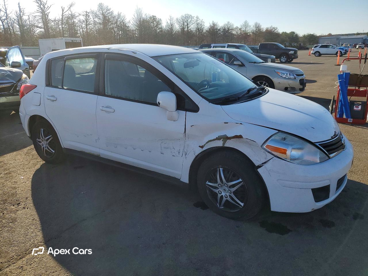 Nissan Versa 2011