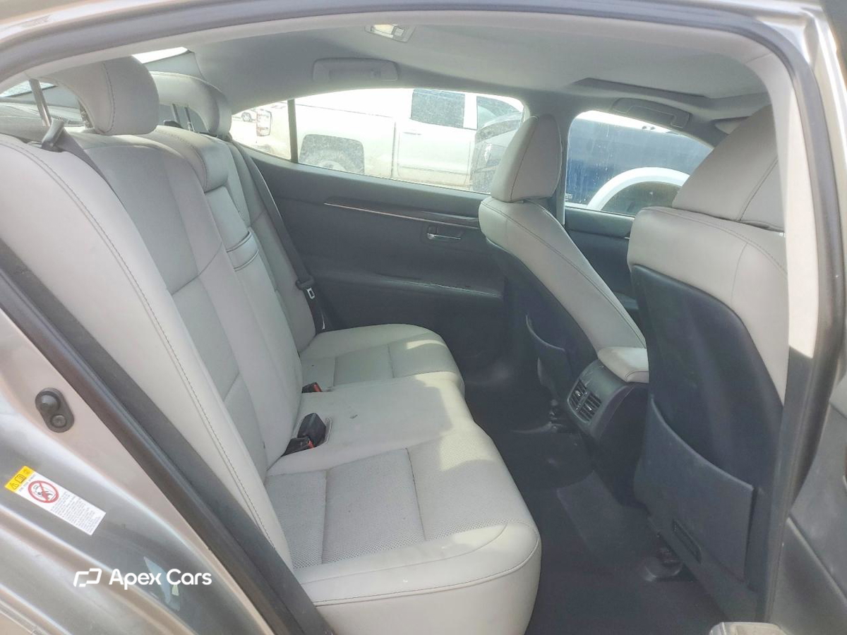 Lexus ES 2016