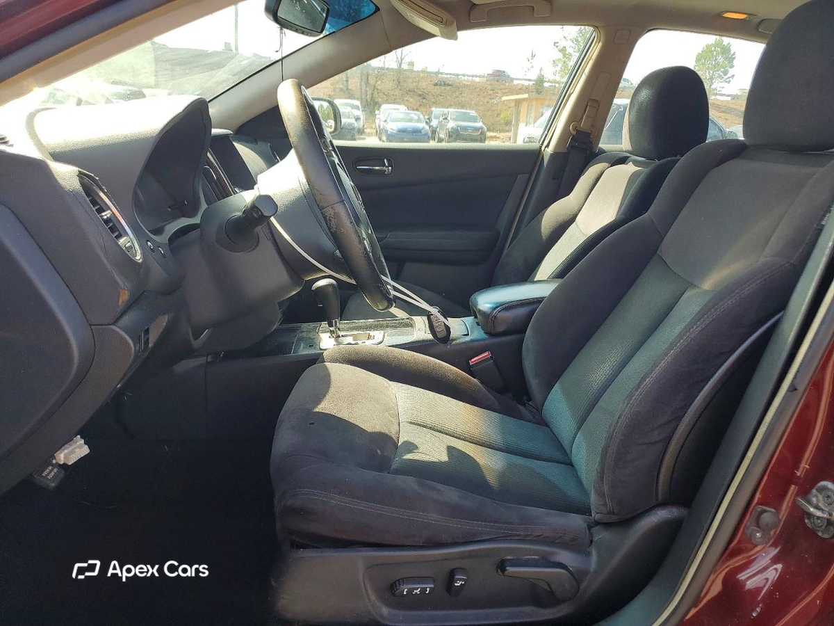 Nissan Maxima 2010