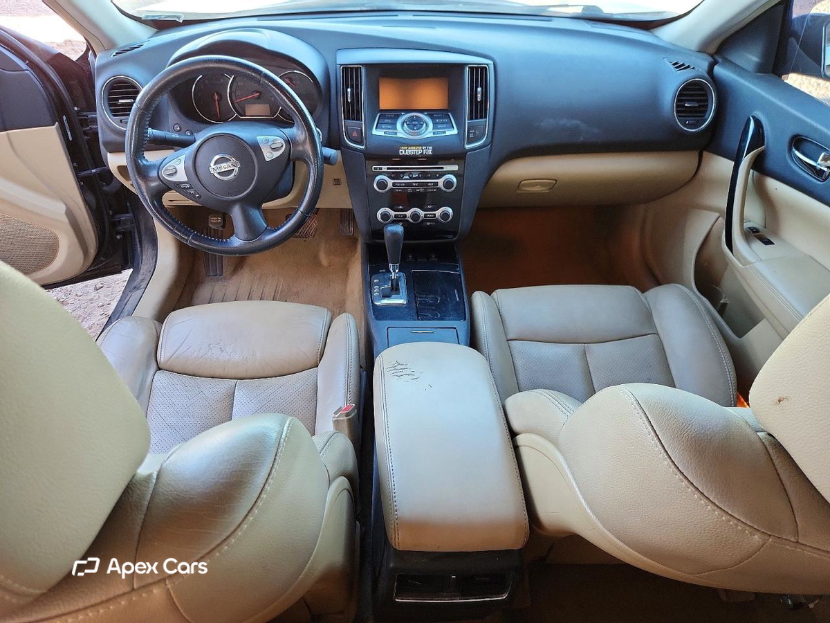 Nissan Maxima 2011