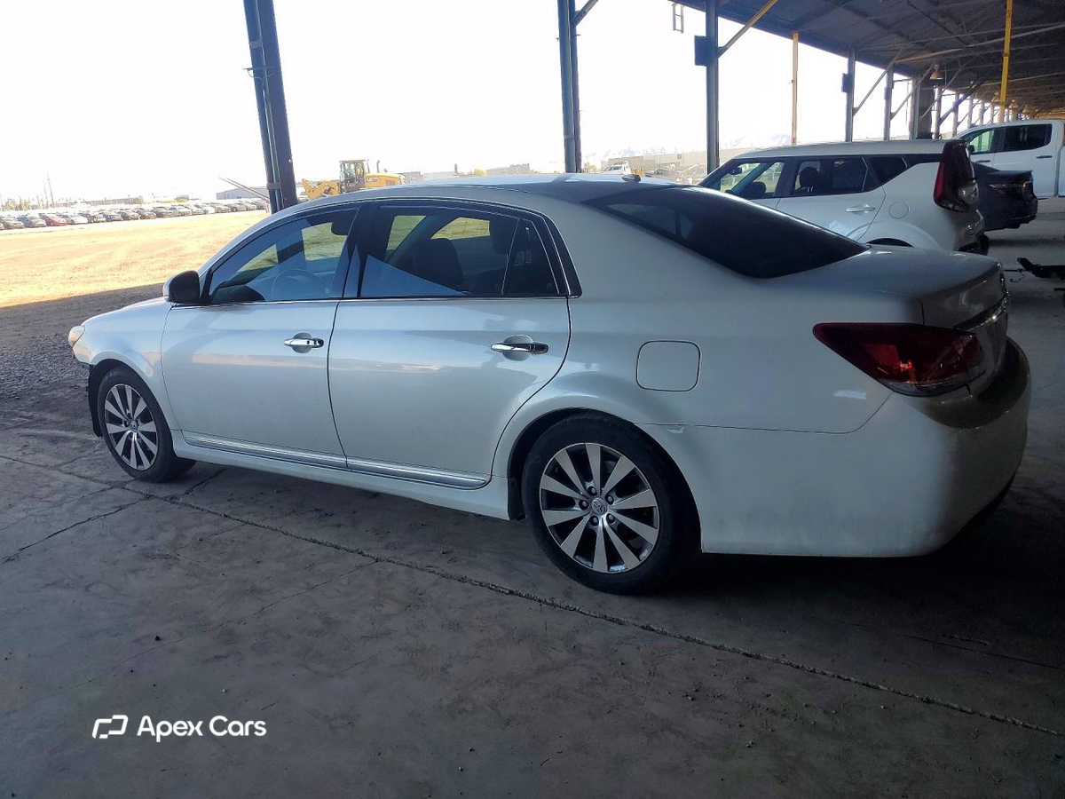 Toyota Avalon 2011