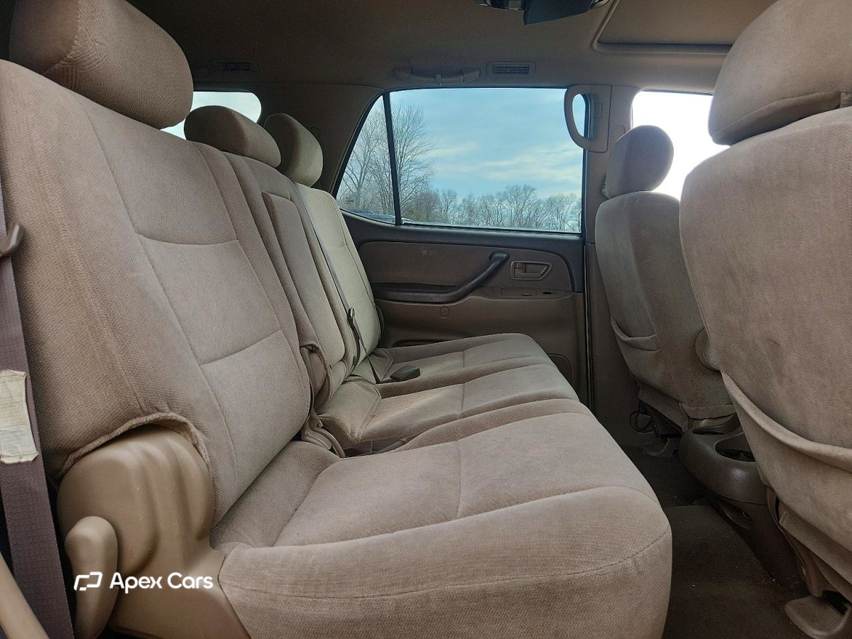 Toyota Sequoia 2004