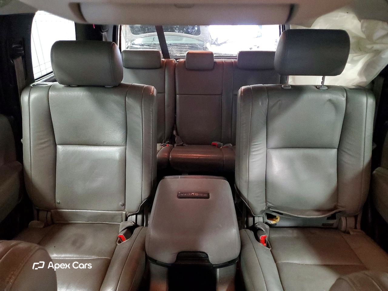 Toyota Sequoia 2010