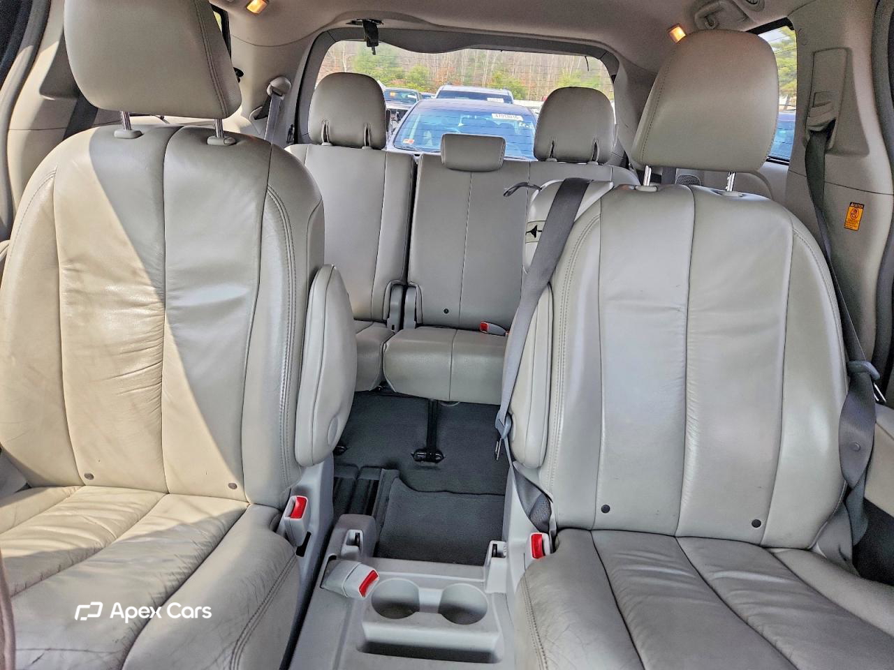 Toyota Sienna 2011