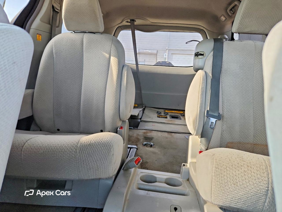 Toyota Sienna 2012