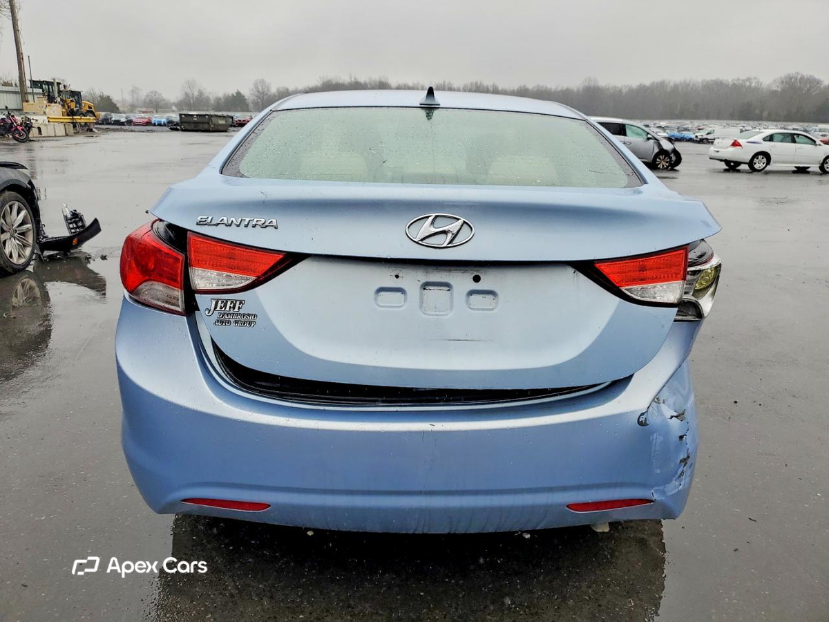 Hyundai Elantra 2012