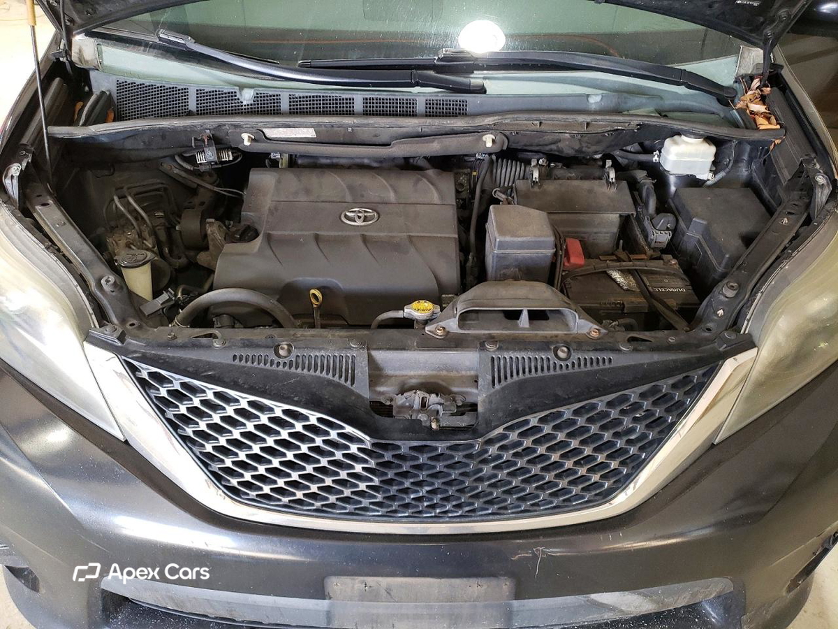 Toyota Sienna 2013