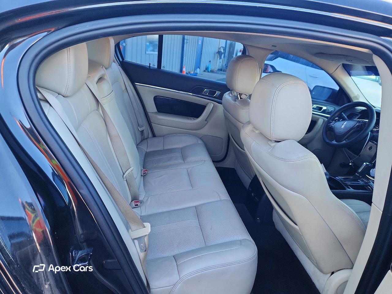 Lincoln MKS 2013
