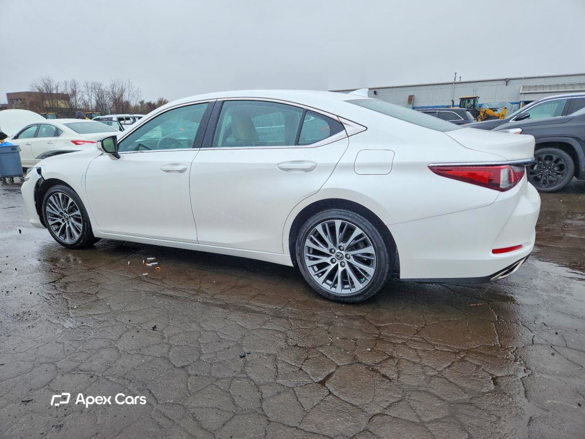 Lexus ES 2020