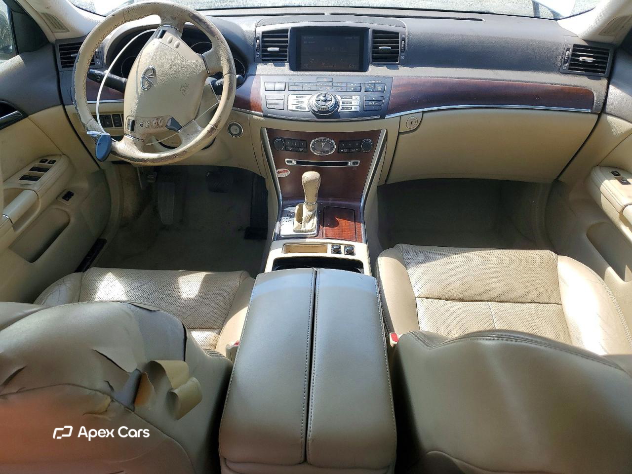 Infiniti M 2010