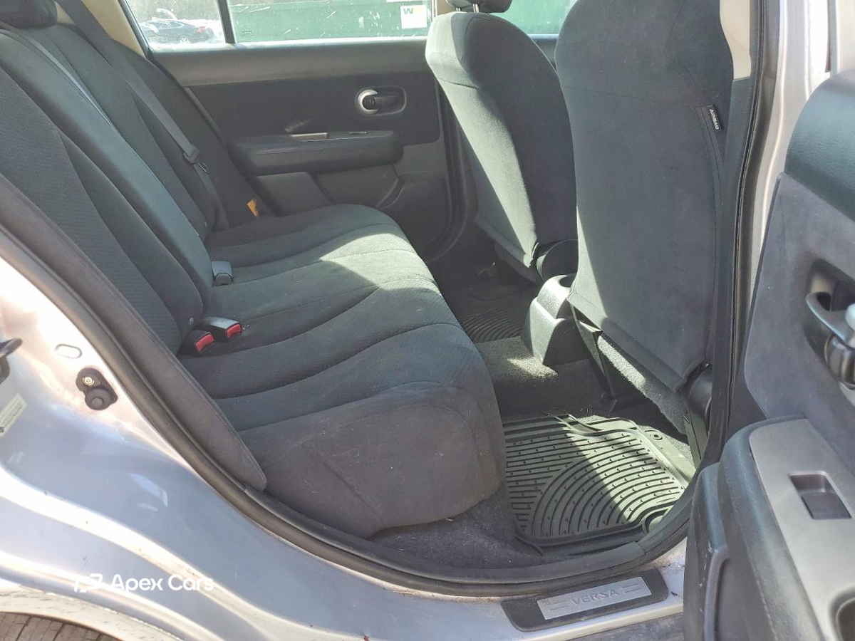 Nissan Versa 2012