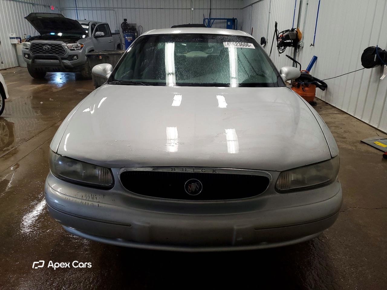 Buick Century 2000