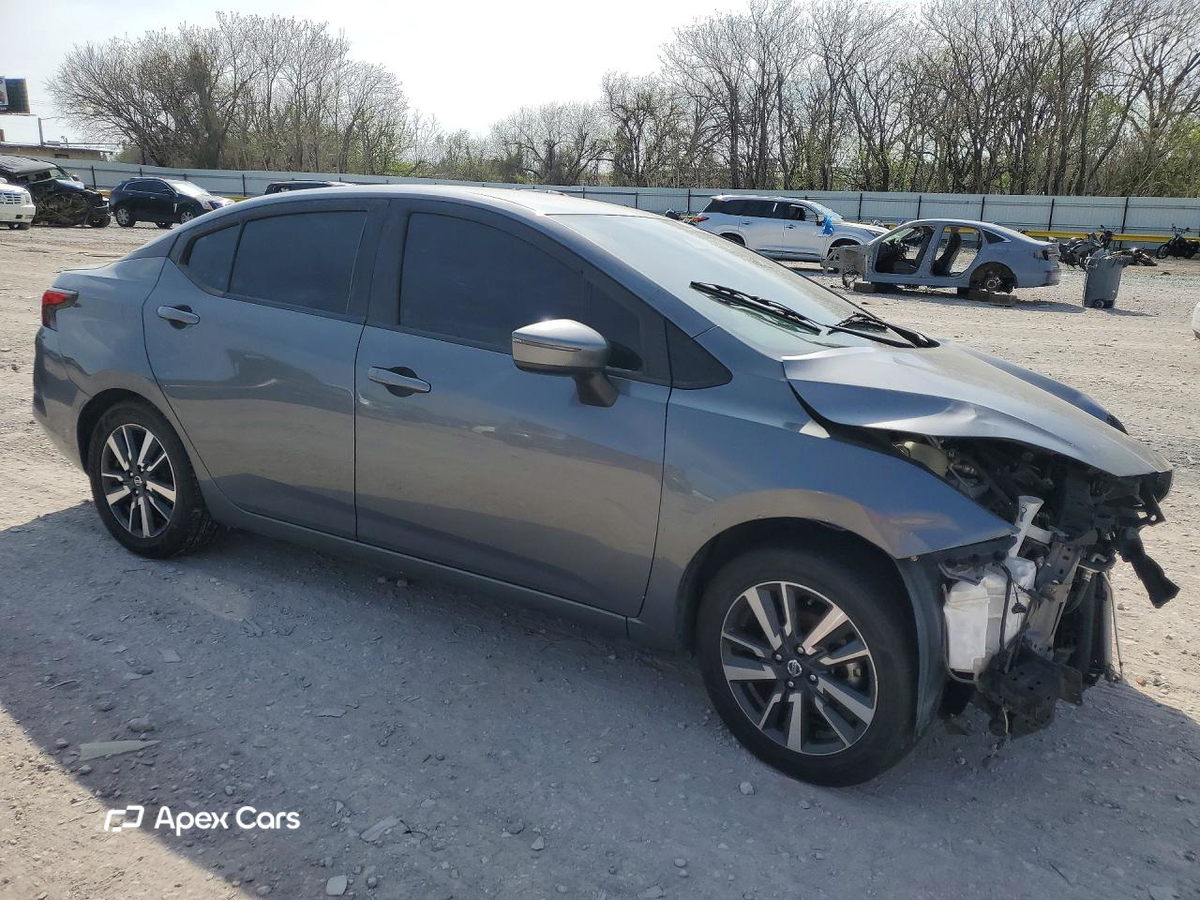 Nissan Versa 2021