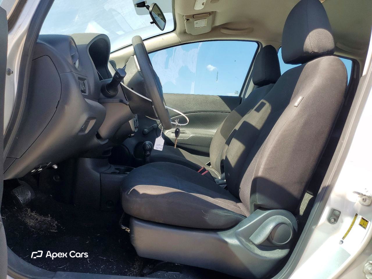 Nissan Versa 2015