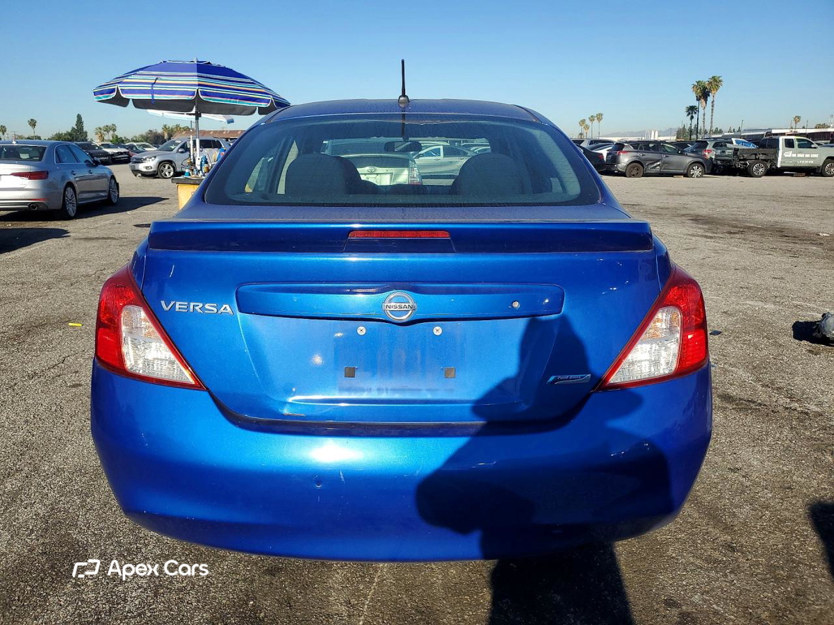 Nissan Versa 2014