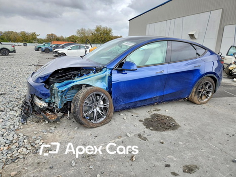 Tesla Model Y 2025 - Image 1 of 13