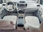 Toyota Sienna 2011