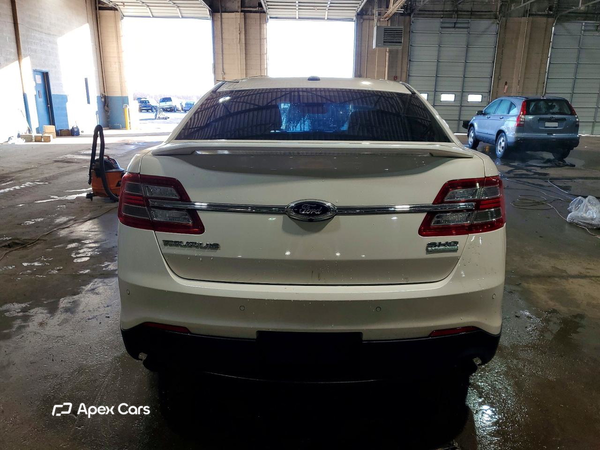 Ford Taurus 2015