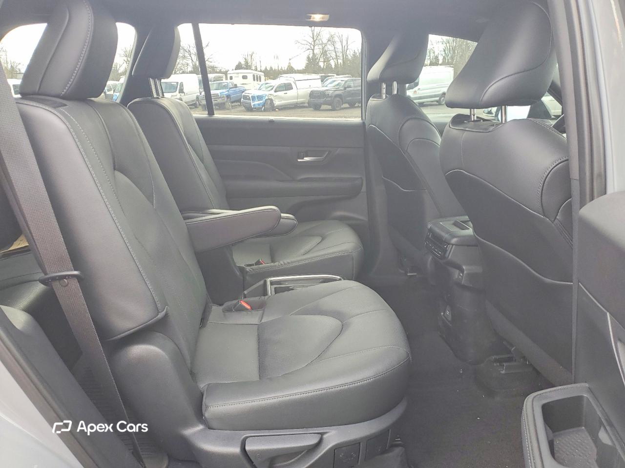Toyota Highlander 2025