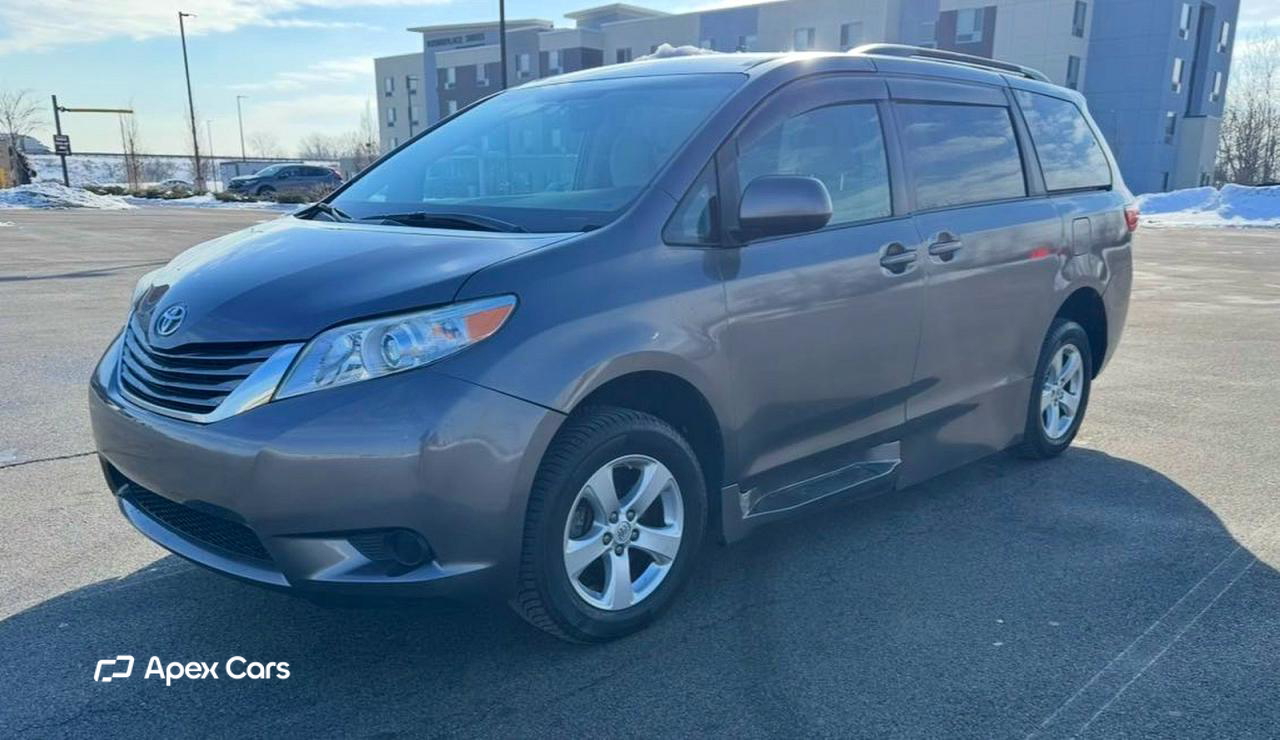 Toyota Sienna 2016