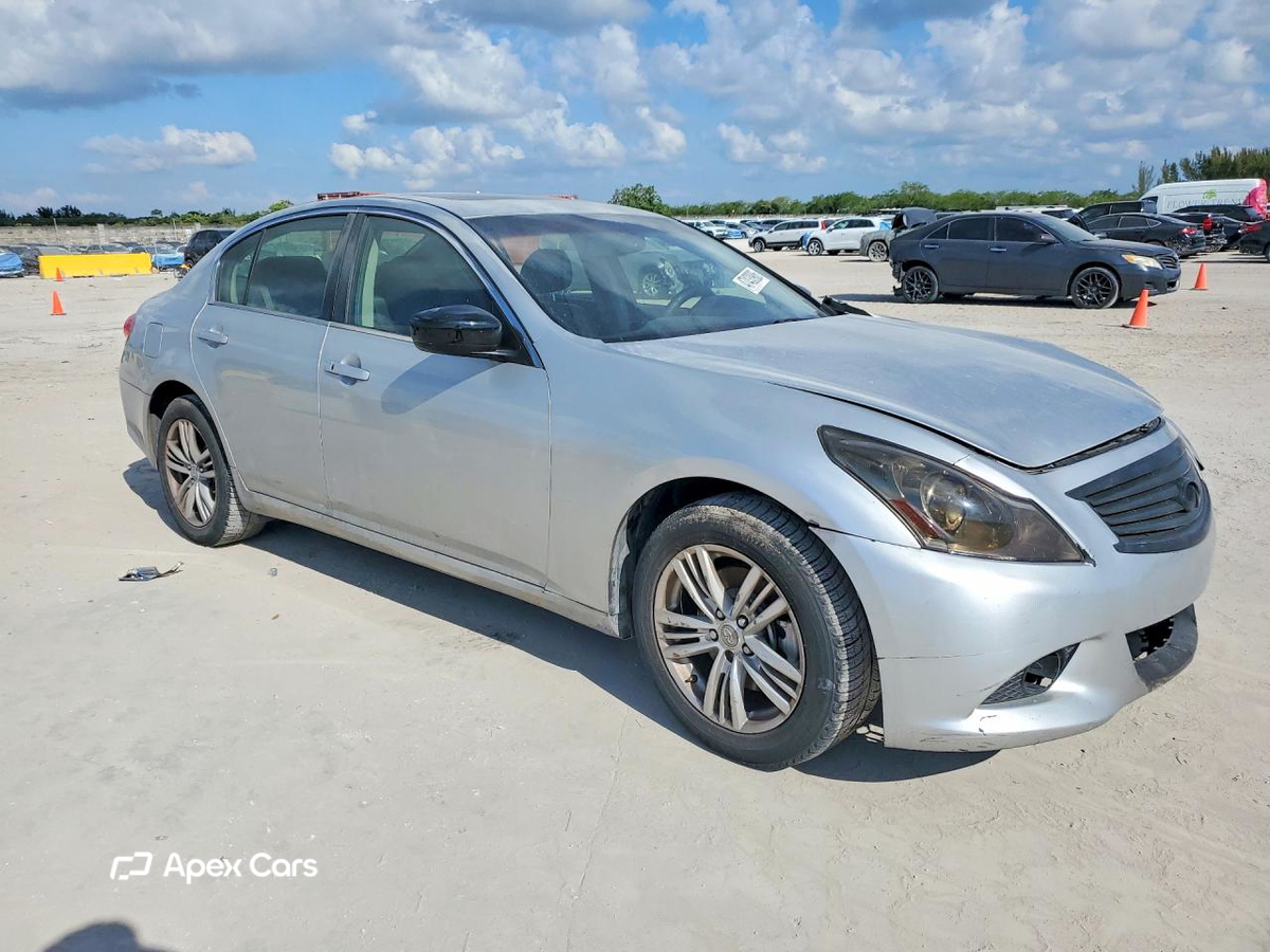 Infiniti G 2013