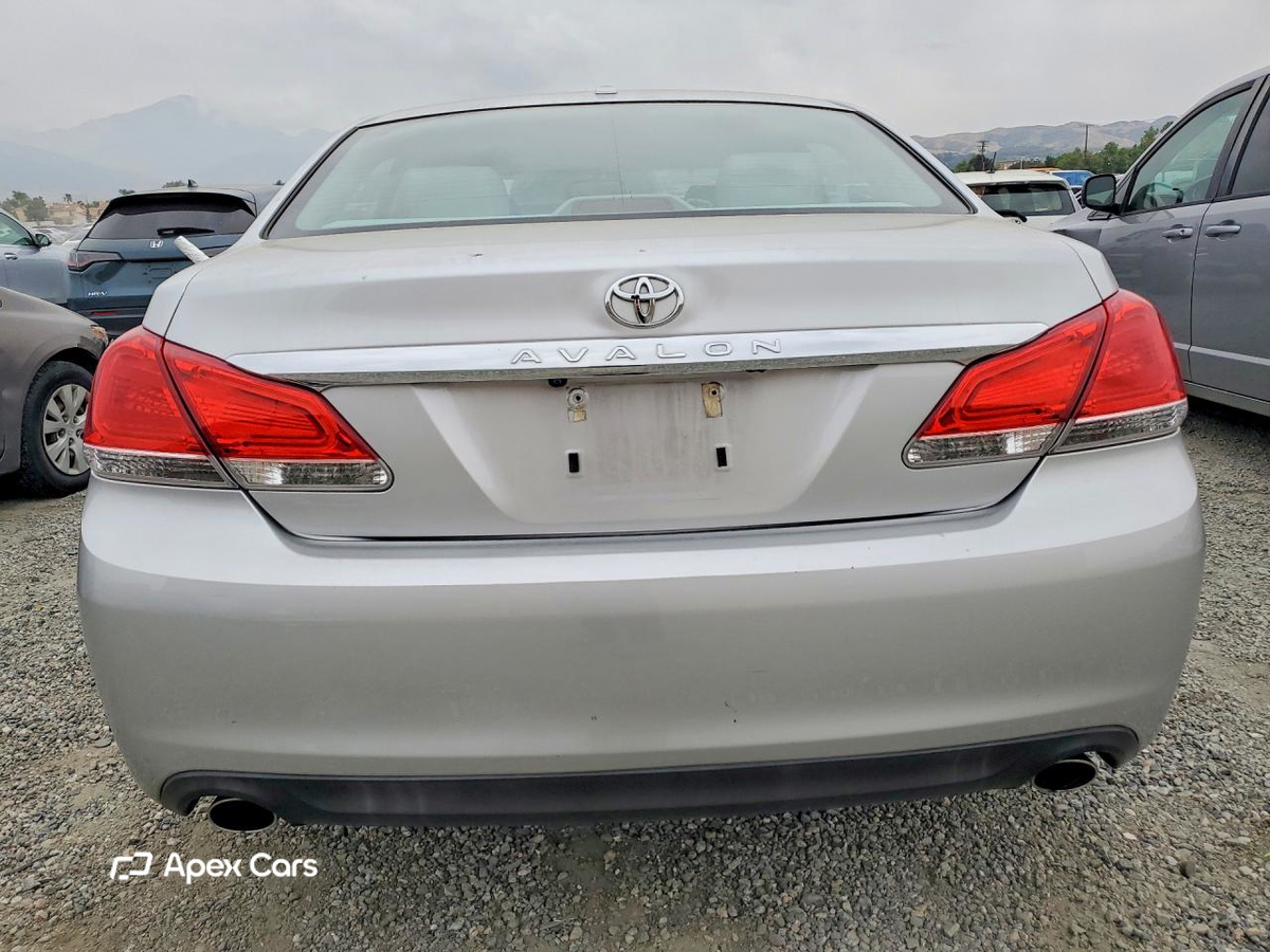 Toyota Avalon 2011