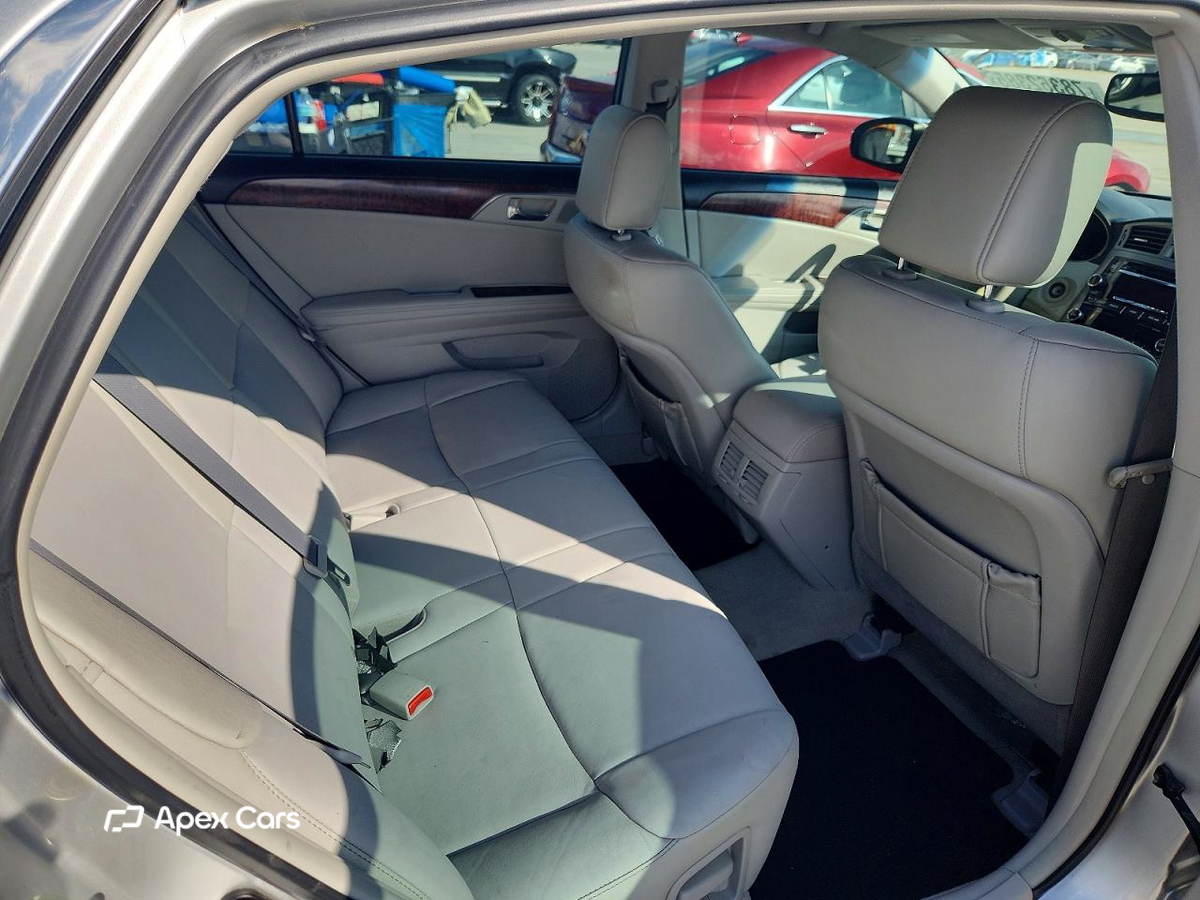 Toyota Avalon 2011