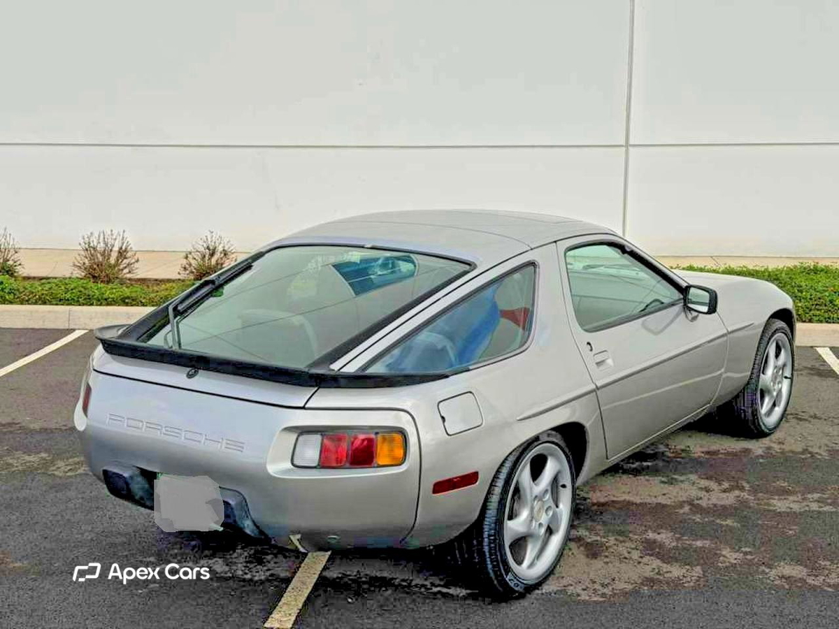 Porsche 928 1982