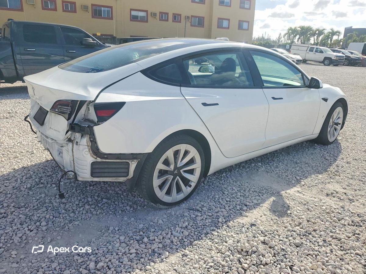 Tesla Model 3 2022