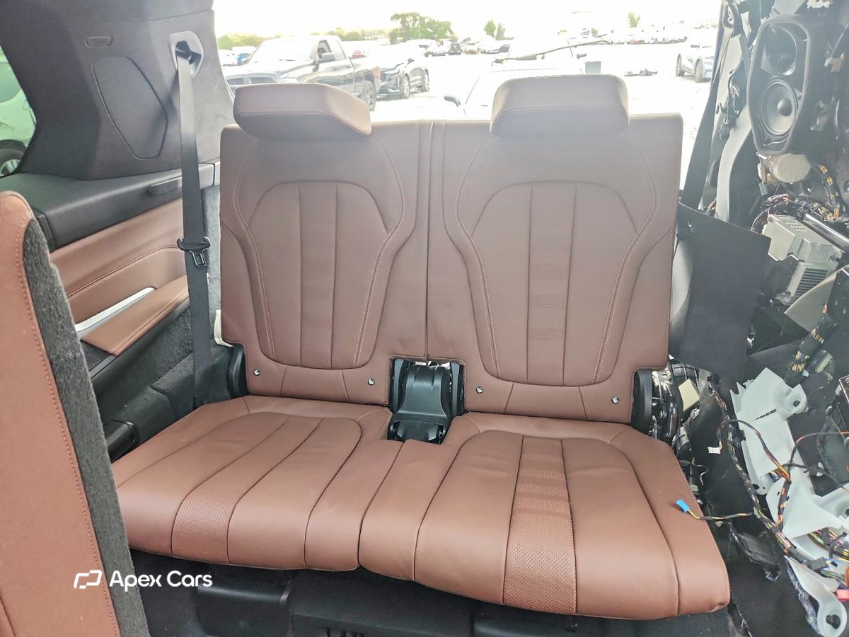 BMW X7 2021
