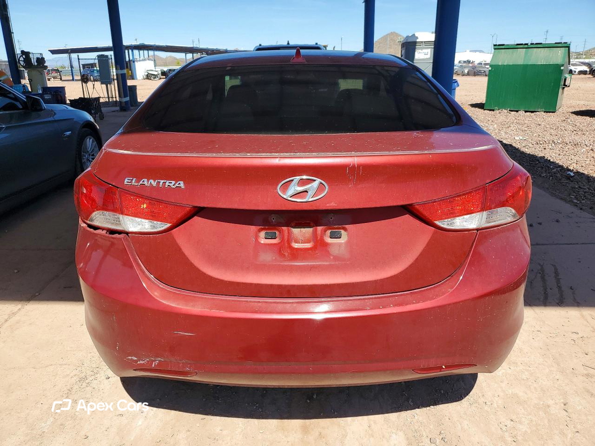 Hyundai Elantra 2012