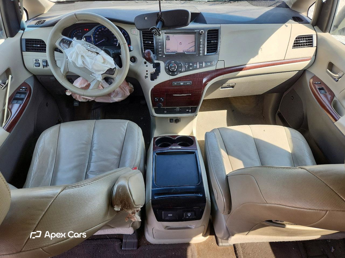 Toyota Sienna 2011