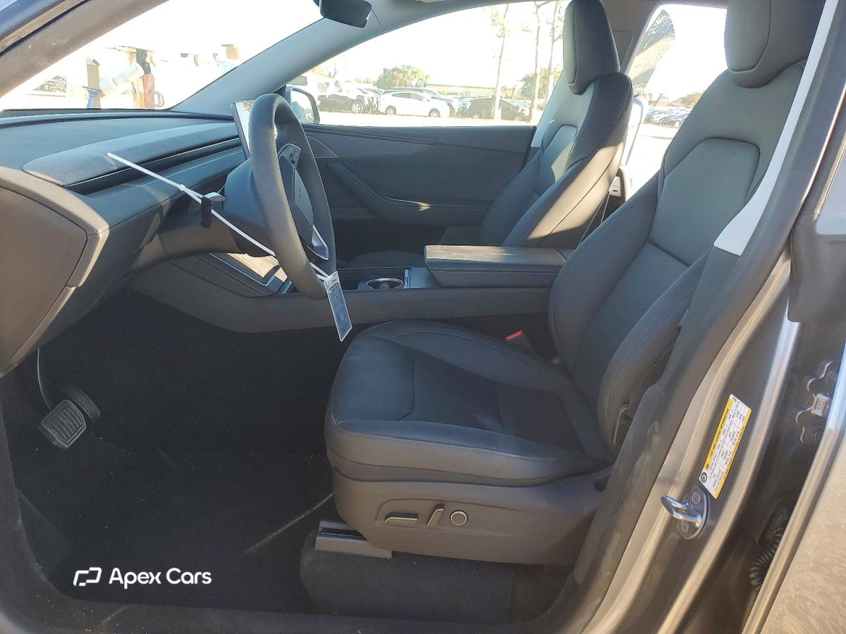 Tesla Model Y 2026