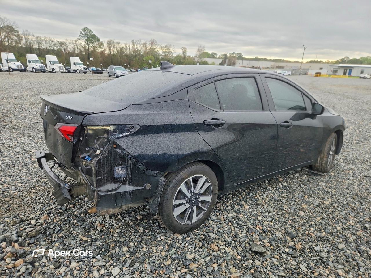 Nissan Versa 2021