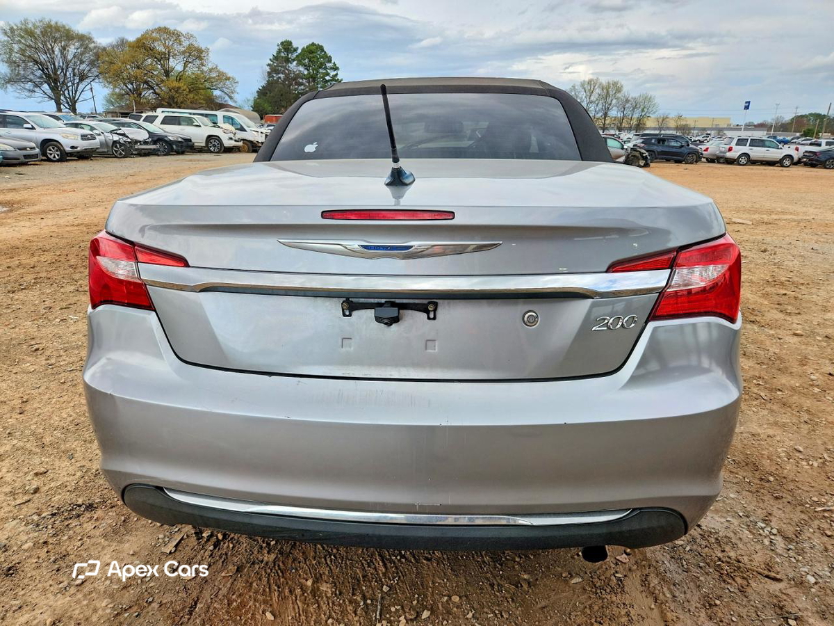 Chrysler 200 2013