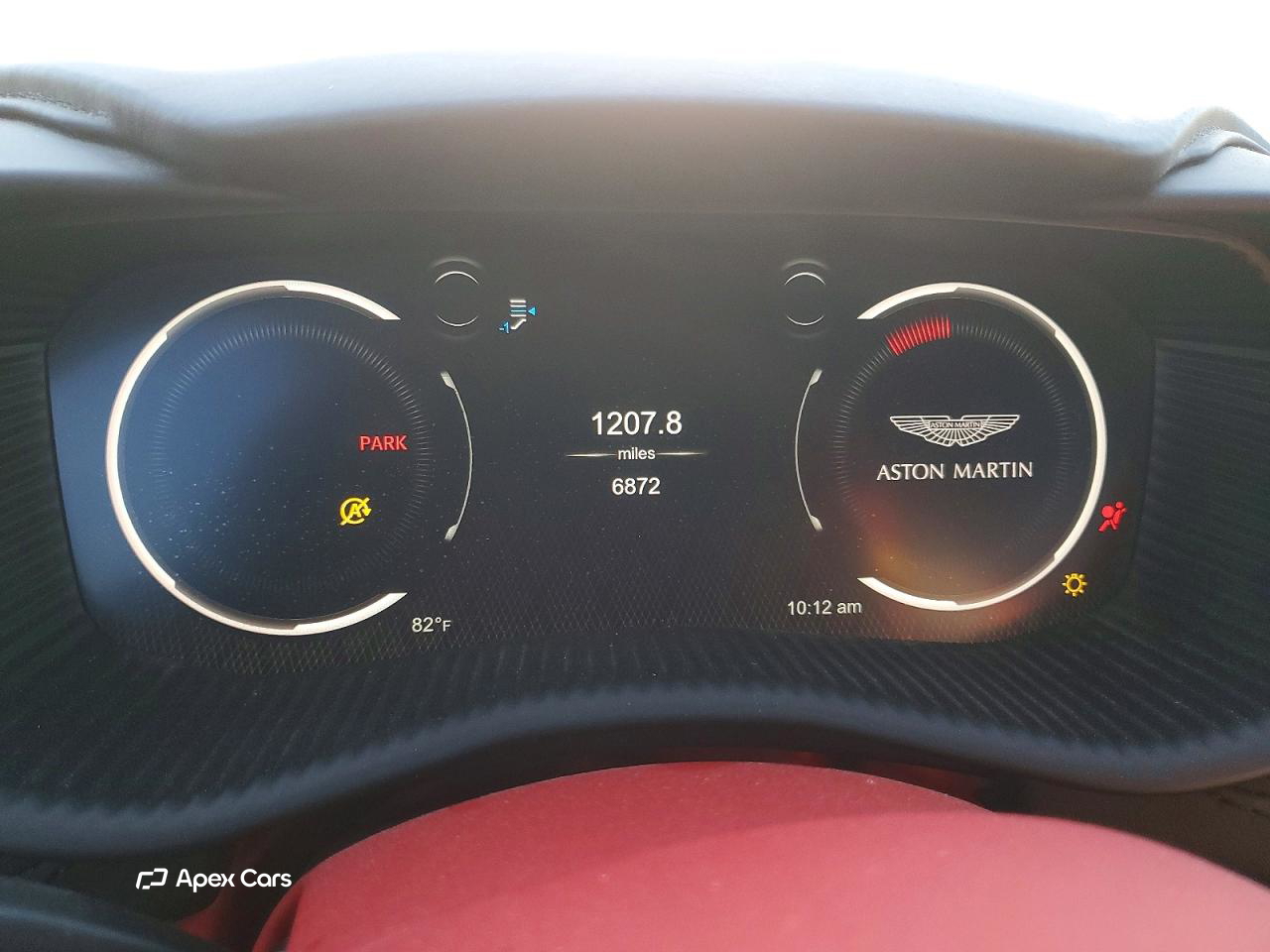 Aston Martin DBX 2021