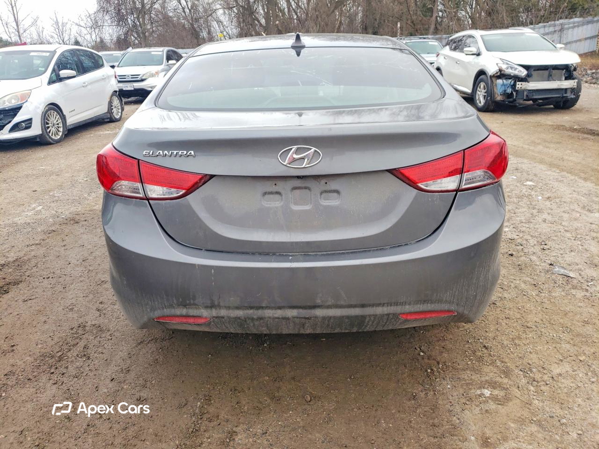 Hyundai Elantra 2013