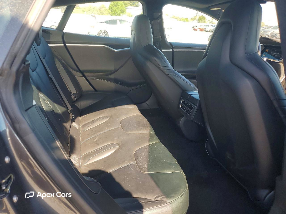 Tesla Model S 2016