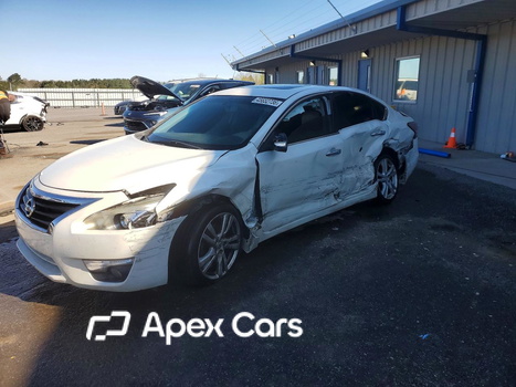 Nissan Altima 2015 - Image 1 of 13
