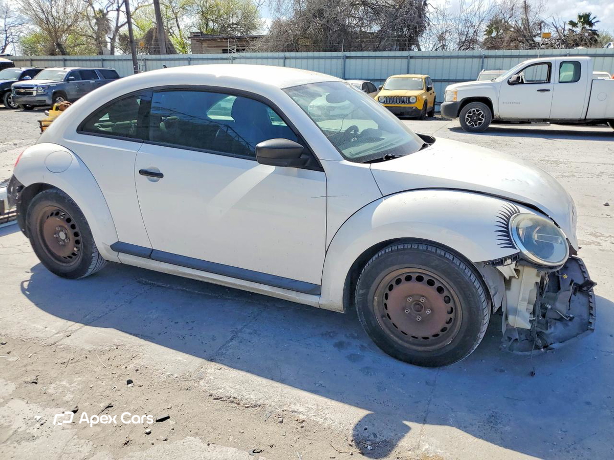 Volkswagen Beetle 2013