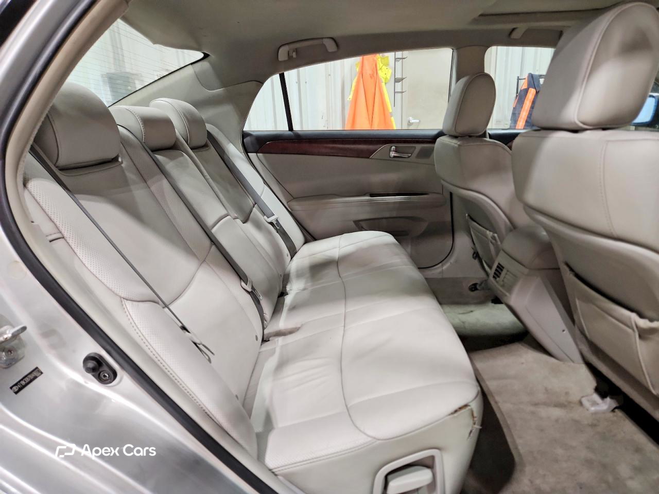 Toyota Avalon 2011
